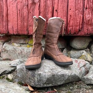 UGG Arquette Boots - Women’s Size 9 - Brown - Excellent Condition